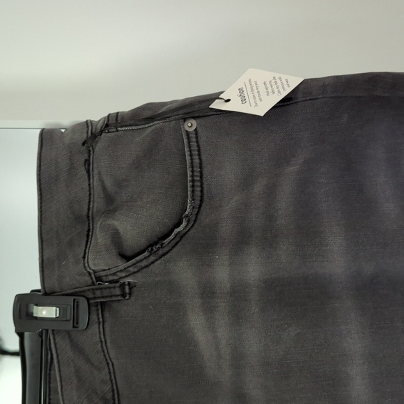 Dark Ripped Jeans - Picture 5 of 6